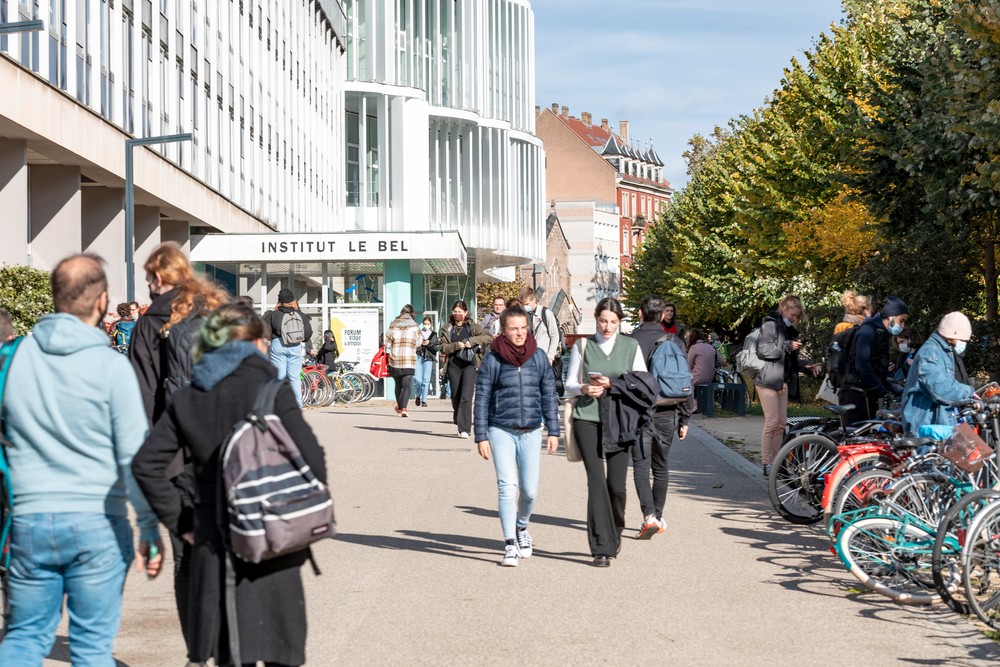 Étudiants sur le campus de l'Esplanade. Crédit photo : Catherine Schröder